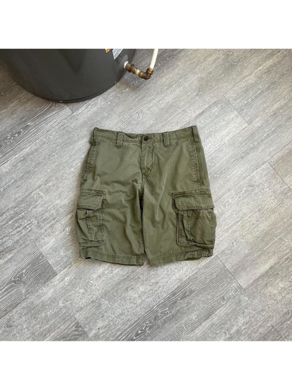Green / Khaki Gap Relaxed Fit Cargo Shorts (Tagged W:31)